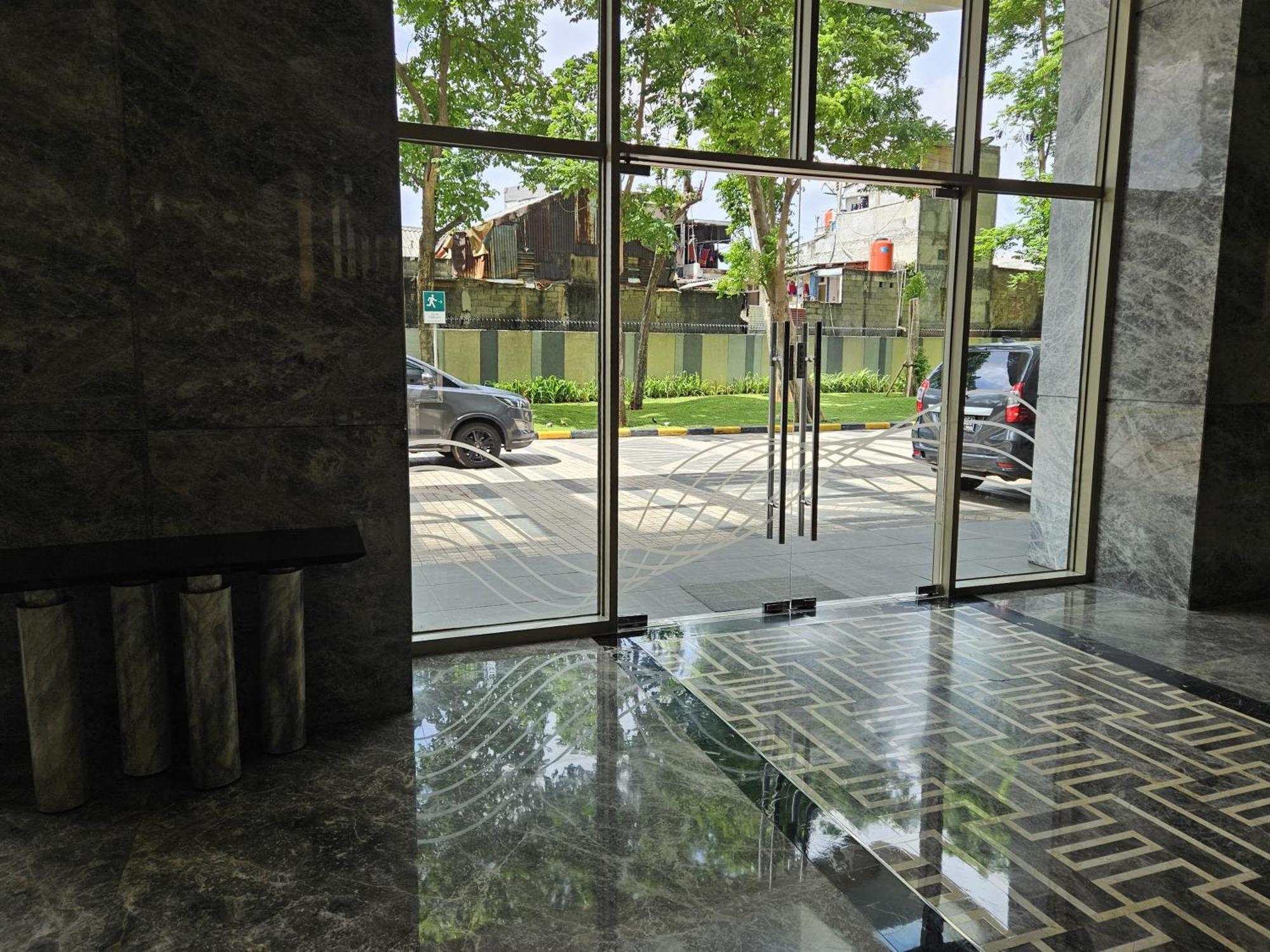 3Br Flat In Taman Anggrek Residence Jakarta Bagian luar foto
